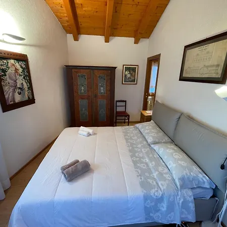 La Maison Vieille