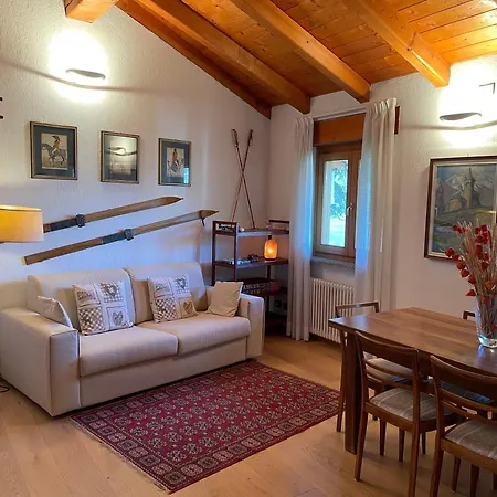 La Maison Vieille Apartment *